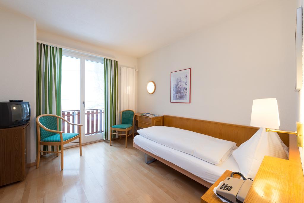 Hotel Berghaus Wengen Ruang foto