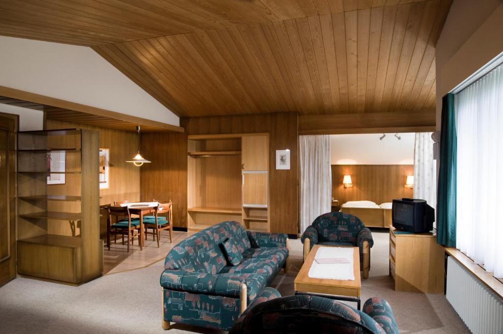 Hotel Berghaus Wengen Ruang foto