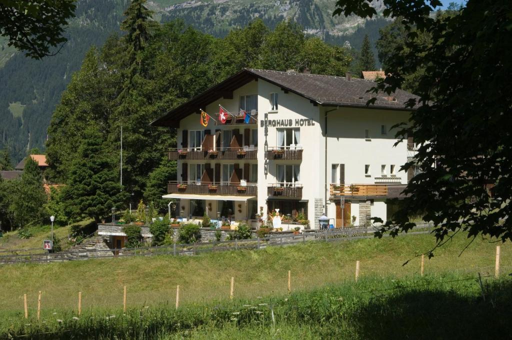 Hotel Berghaus Wengen Bagian luar foto